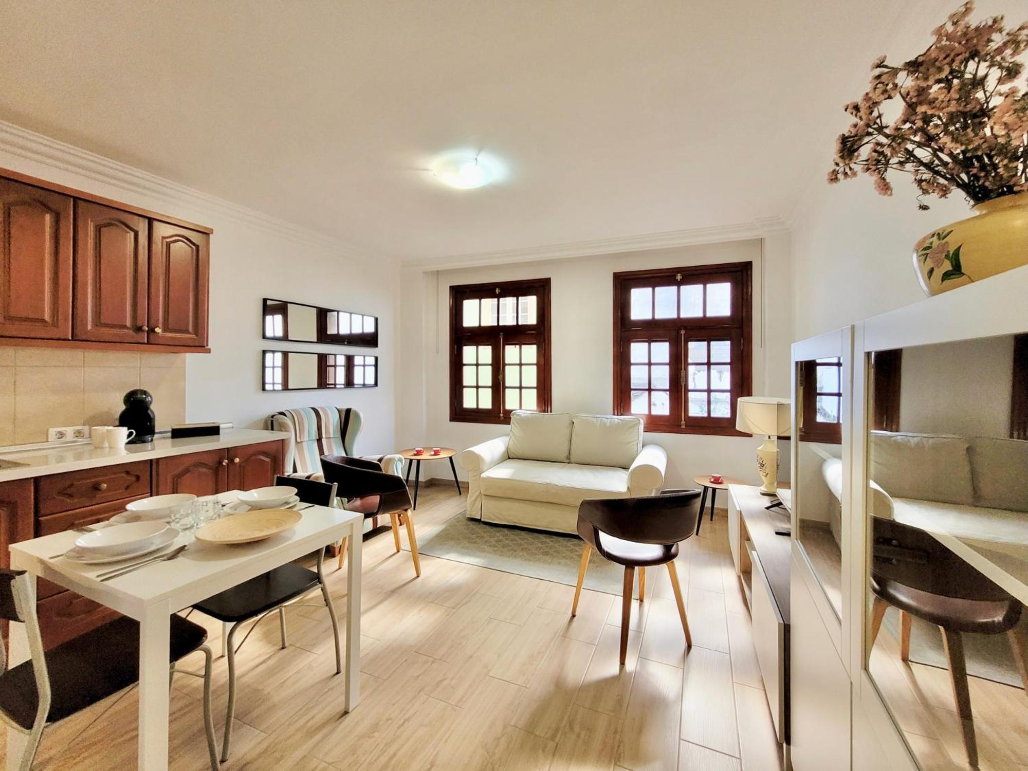 Miranda Apartment With Free Parking プエルト・デ・ラ・クルス エクステリア 写真